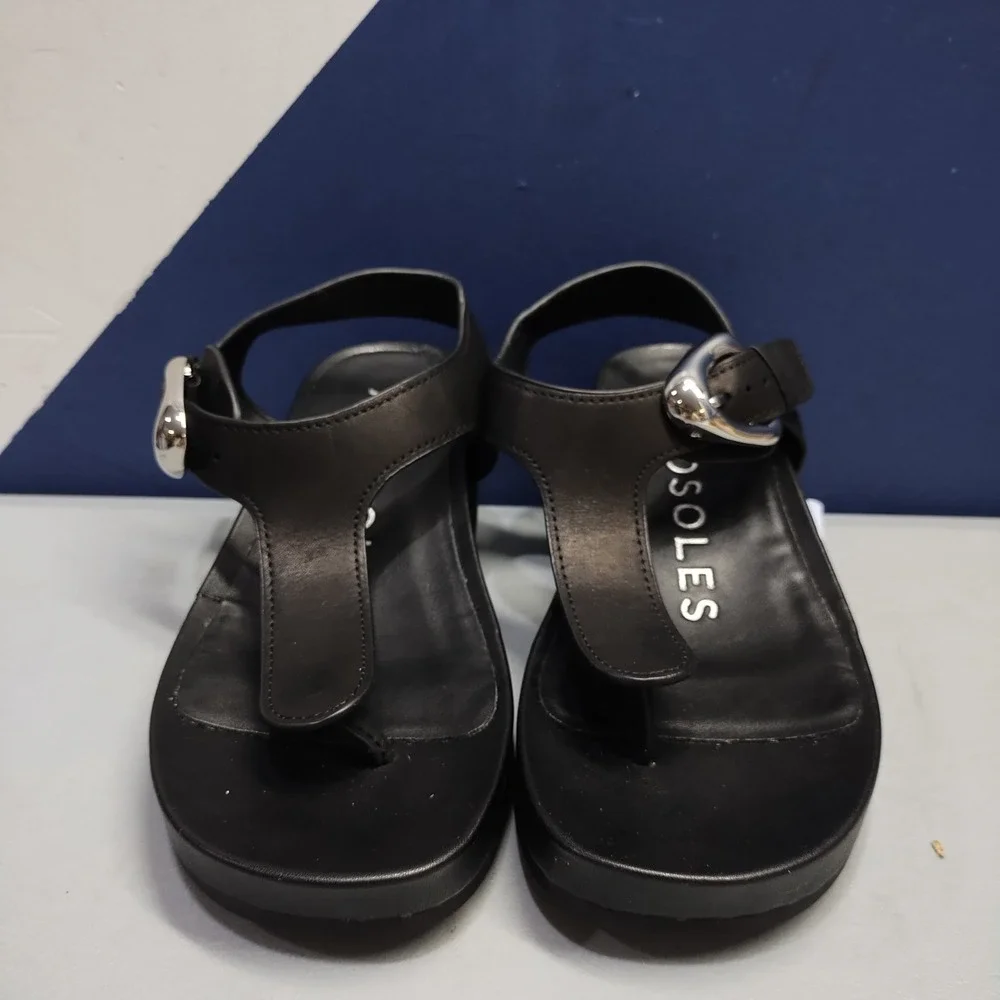 Aerosoles California Platform Thong Sandals Womens 5M Black Leather Buckle Strap
